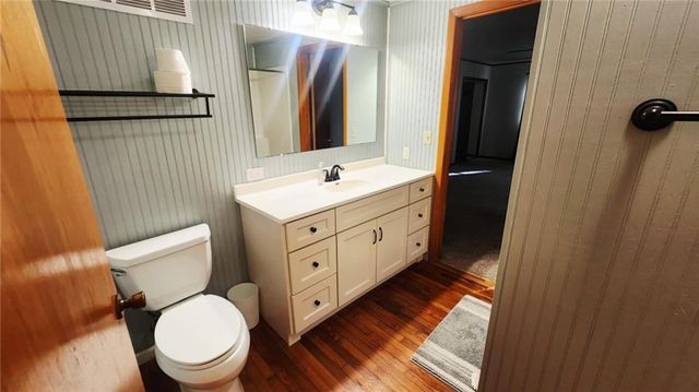 452 Fieldcrest Drive, Pittsburg, KS 66762