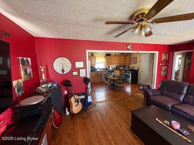 214 Demaree Dr, Bardstown, KY 40004