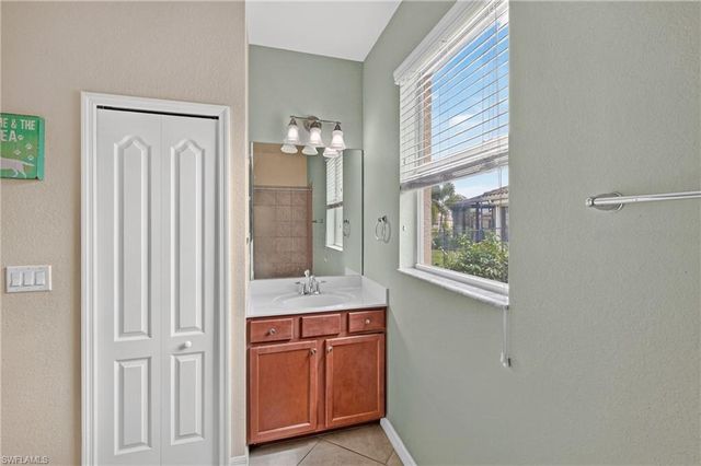 3576 Valle Santa CIR, Cape Coral, FL 33909