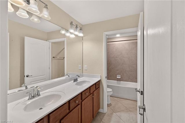 3576 Valle Santa CIR, Cape Coral, FL 33909