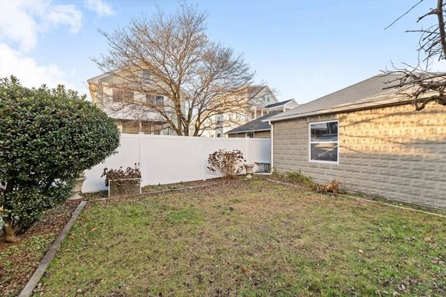 14 Saint Marys Street 2, Watertown, MA 02472