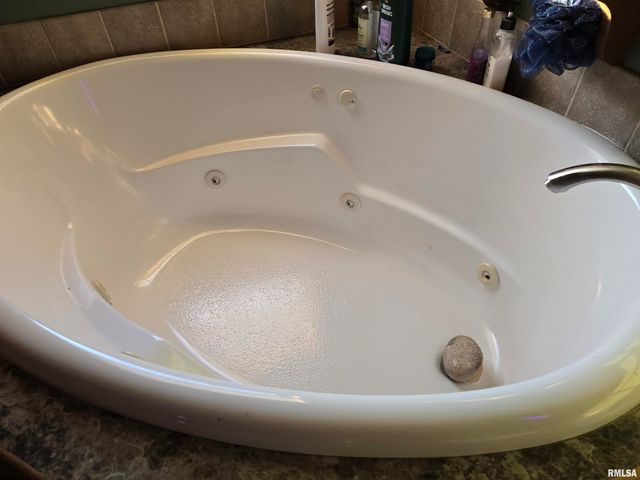 13960 Meridian Road, Carterville, IL 62918