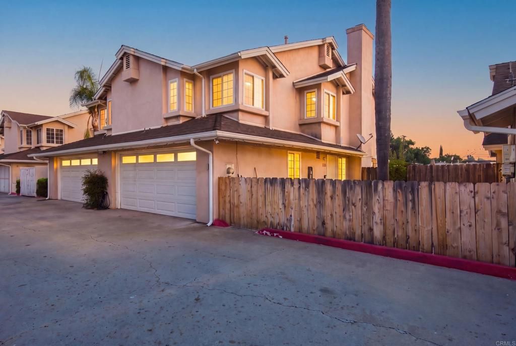 572 Hart Dr, El Cajon, CA 92021 — exterior