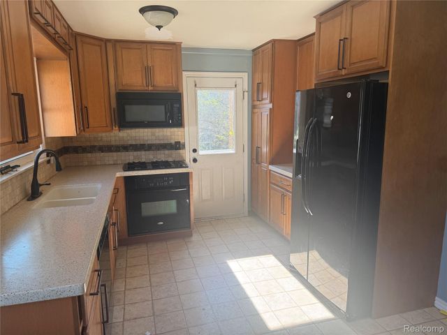 50436 Spruce Drive, Chesterfield Township, MI 48047