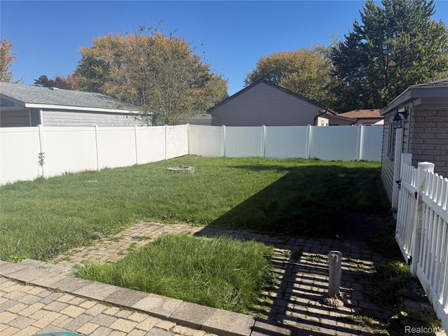 50436 Spruce Drive, Chesterfield Township, MI 48047