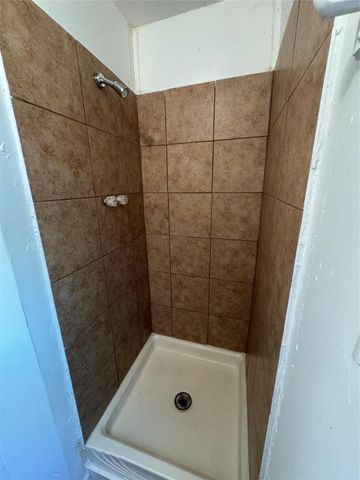 2010 Spring Court, Azle, TX 76020