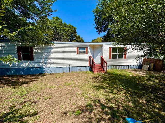 2010 Spring Court, Azle, TX 76020