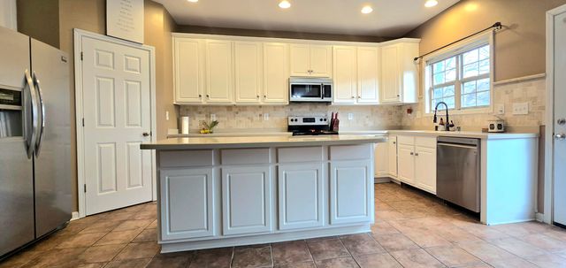 572 Thames Circle, Nicholasville, KY 40356