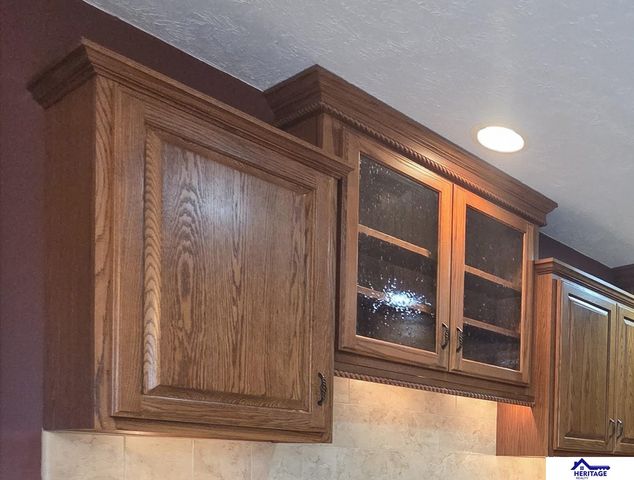 1228 N Maine Avenue, York, NE 68467