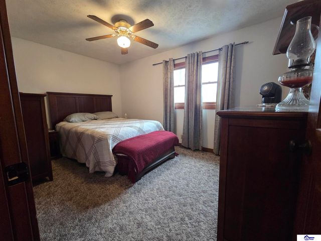 1228 N Maine Avenue, York, NE 68467