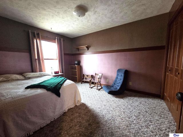 1228 N Maine Avenue, York, NE 68467