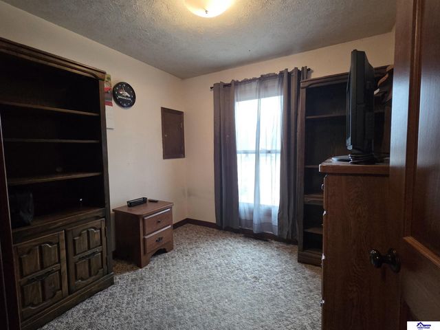 1228 N Maine Avenue, York, NE 68467