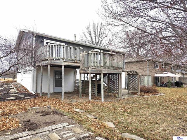 1228 N Maine Avenue, York, NE 68467