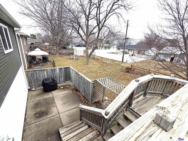 1228 N Maine Avenue, York, NE 68467