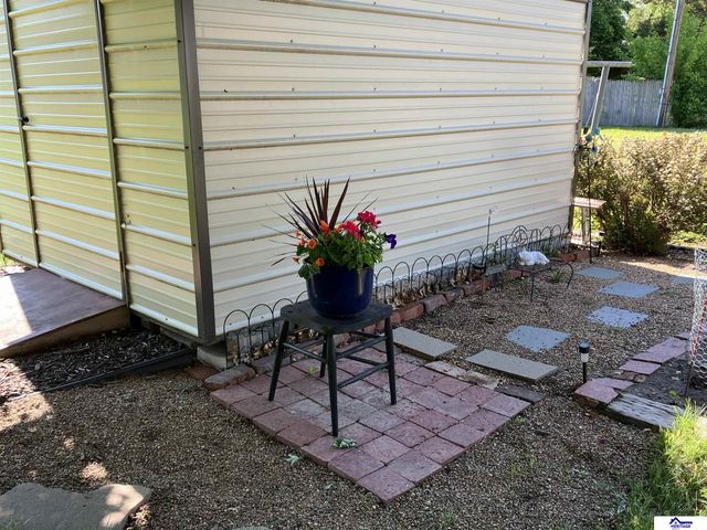 1228 N Maine Avenue, York, NE 68467