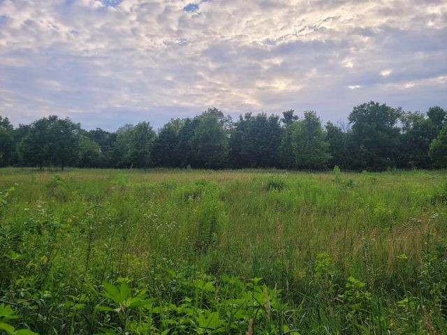 5245 S Martin ROAD, New Berlin, WI 53146