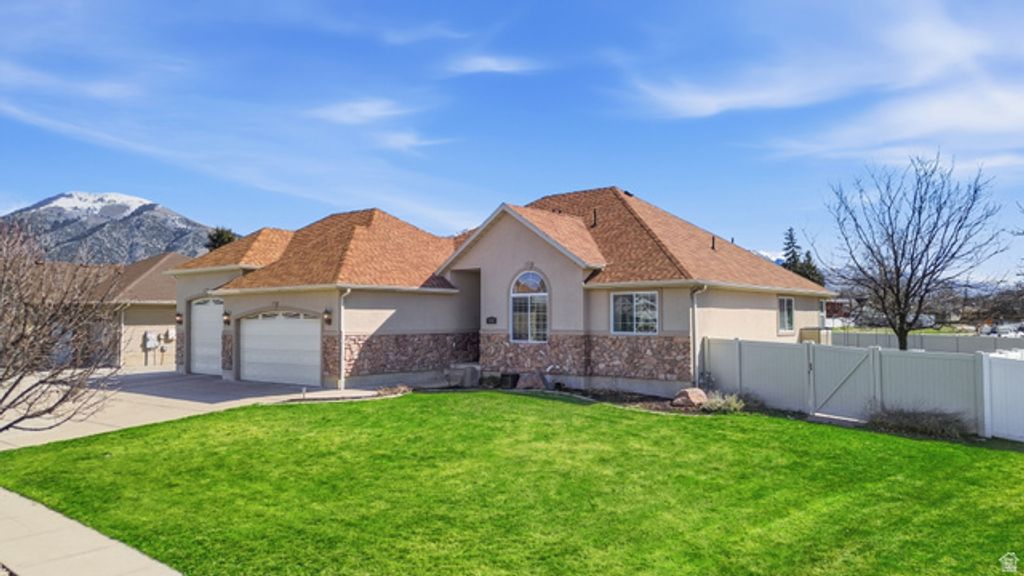 Image 2 of property listing at 860 W 2980 S, Nibley, UT 84321