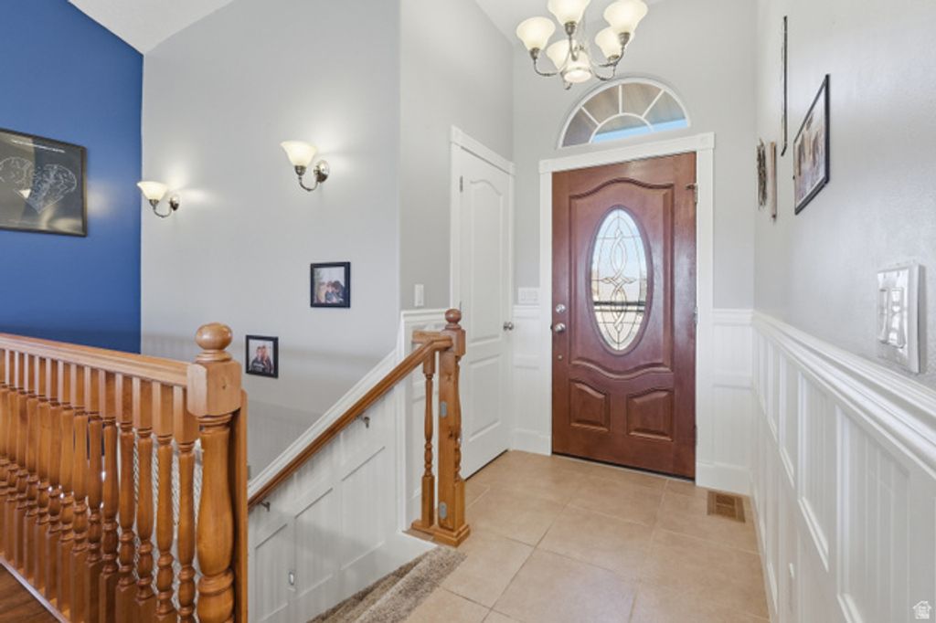 Image 4 of property listing at 860 W 2980 S, Nibley, UT 84321
