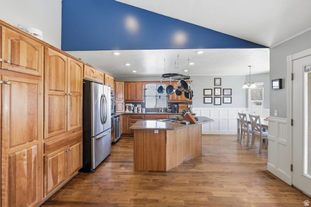 Image 8 of property listing at 860 W 2980 S, Nibley, UT 84321