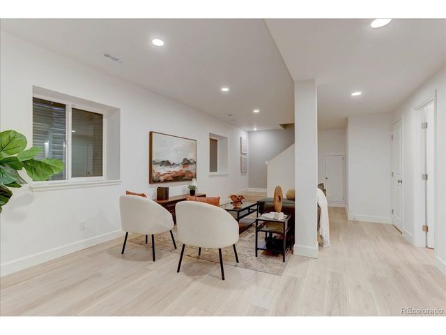 11279 E 25th Dr, Aurora, CO 80010