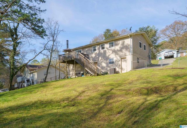 2105 5TH PLACE NE, Center Point, AL 35215