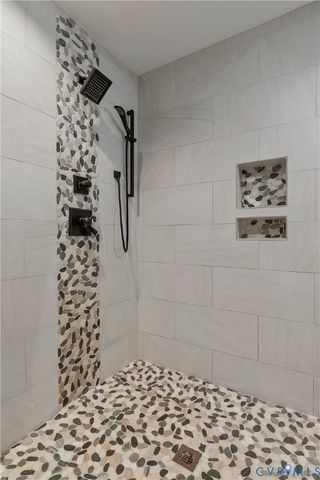 1800 Glencove Ln, Richmond, VA 23225