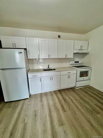 320 Jericho Turnpike 2B, Floral Park, NY 11001