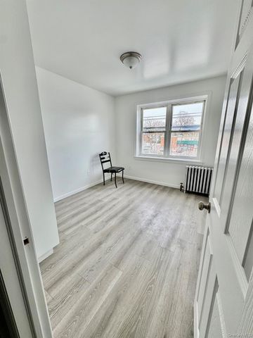 320 Jericho Turnpike 2B, Floral Park, NY 11001