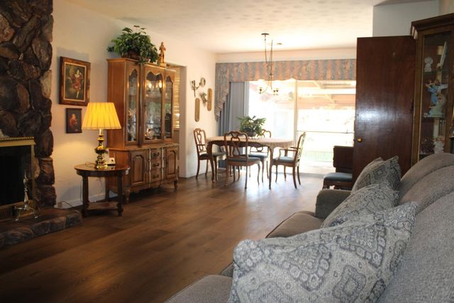 2387 Erickson St, Sacramento, CA 95815