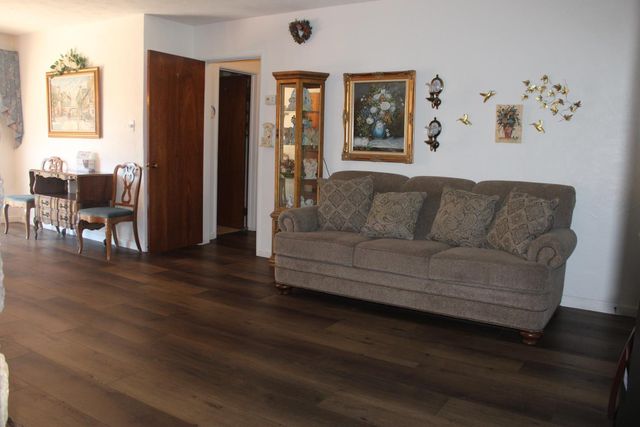 2387 Erickson St, Sacramento, CA 95815