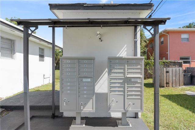1875 40th Avenue 4, Vero Beach, FL 32960