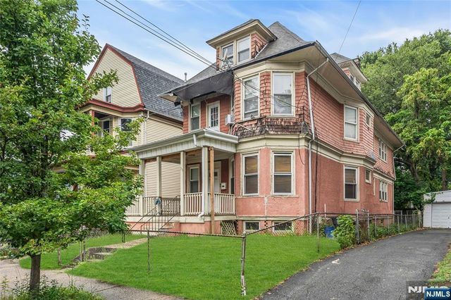 33 Vernon Avenue, Newark, NJ 07108