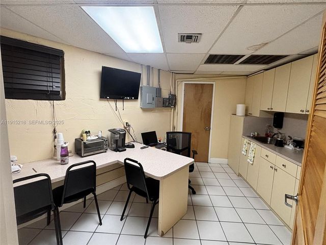 6950 NW 37th Ave, Hialeah, FL 33147