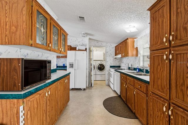 37913 PALMETTO PALM DRIVE, Zephyrhills, FL 33542
