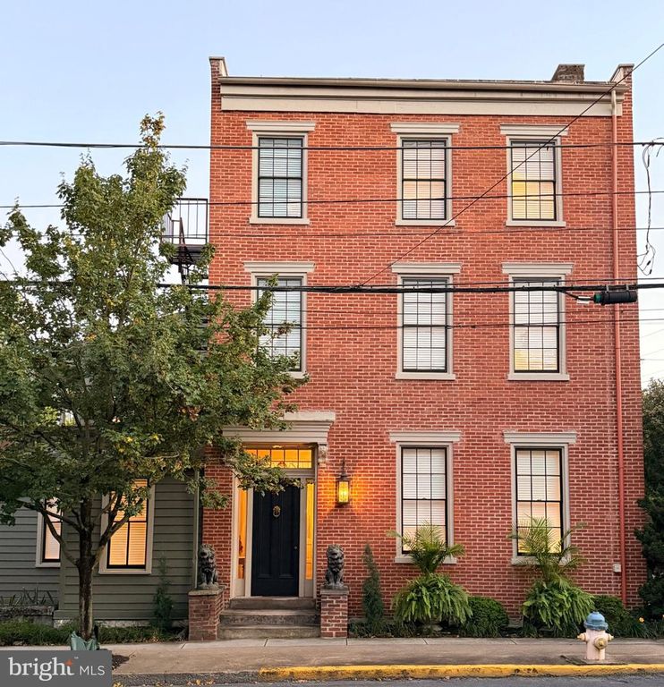 200 E POMFRET ST, Carlisle, PA 17013
