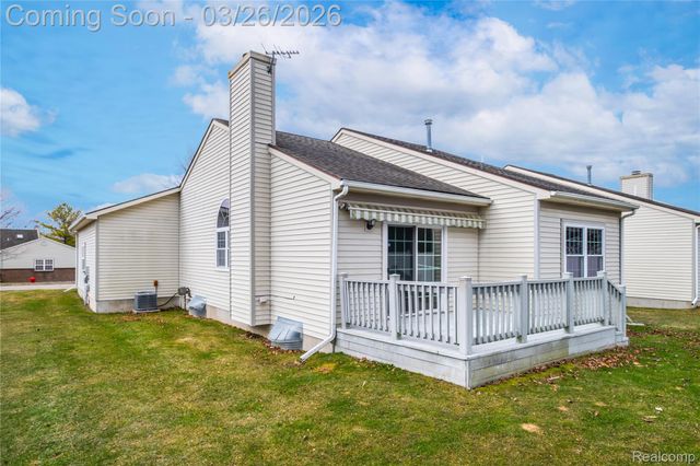 453 Pagels Court 7, Grand Blanc, MI 48439