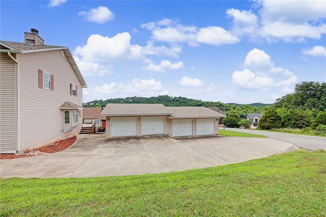 18 Green Meadow Lane, Holiday Island, AR 72631
