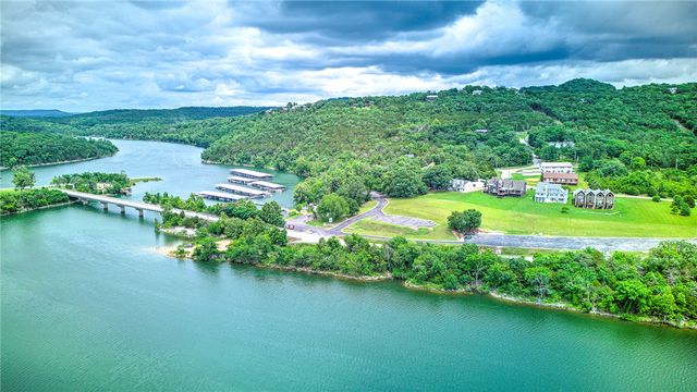 18 Green Meadow Lane, Holiday Island, AR 72631