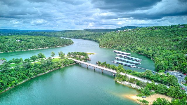18 Green Meadow Lane, Holiday Island, AR 72631