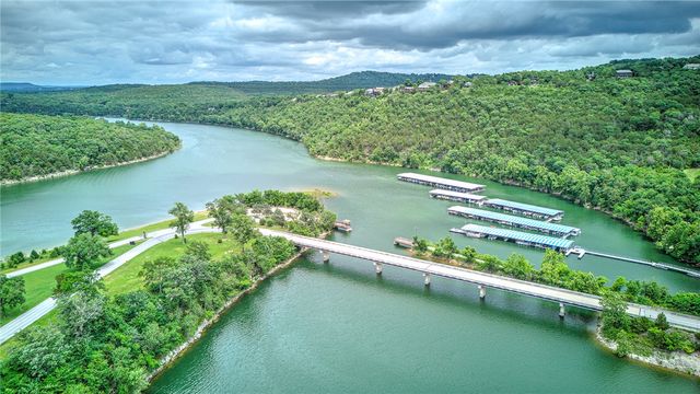 18 Green Meadow Lane, Holiday Island, AR 72631