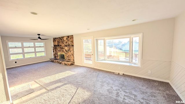 200 LASALLE Boulevard, Marquette Heights, IL 61554