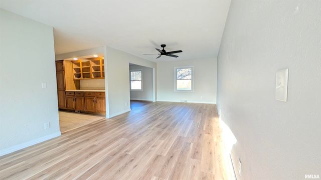 200 LASALLE Boulevard, Marquette Heights, IL 61554