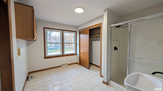 200 LASALLE Boulevard, Marquette Heights, IL 61554