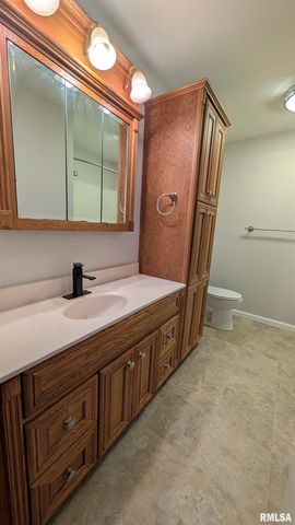 200 LASALLE Boulevard, Marquette Heights, IL 61554