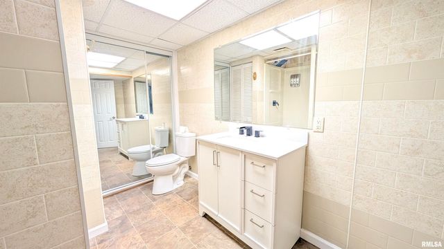 200 LASALLE Boulevard, Marquette Heights, IL 61554