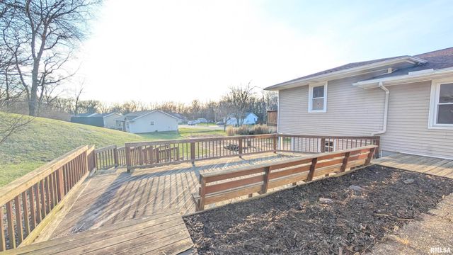 200 LASALLE Boulevard, Marquette Heights, IL 61554