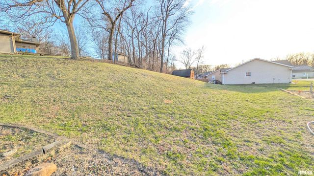 200 LASALLE Boulevard, Marquette Heights, IL 61554