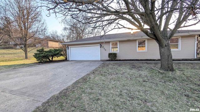 200 LASALLE Boulevard, Marquette Heights, IL 61554