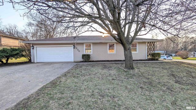 200 LASALLE Boulevard, Marquette Heights, IL 61554