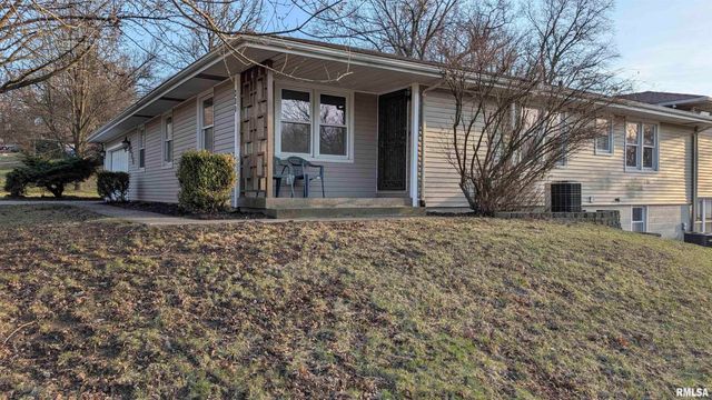 200 LASALLE Boulevard, Marquette Heights, IL 61554